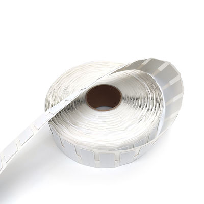 RFID مرن UHF على الملصق الأبيض للعلامة المعدنية 70 * 30 مم 860-960 ميجاهرتز